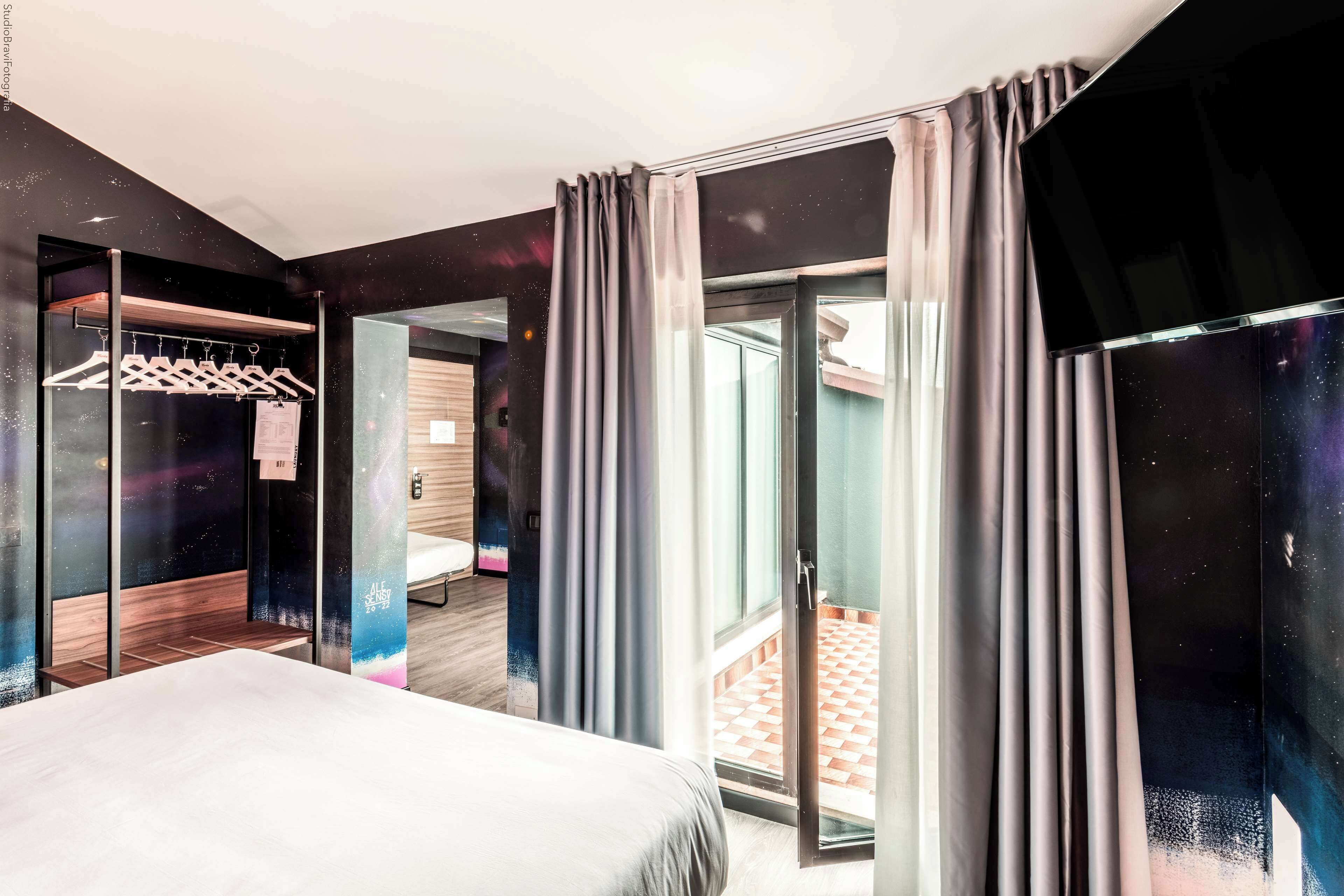 junior room, 1 queen bed (suite) | minibar, in-room safe, individually decorated, individually furnished