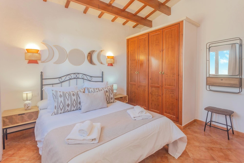 Chalet Villa El Pinar 5 With Pool, Wi-fi, Terraces & Garden - Minorca