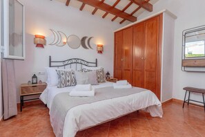 3 quartos, ferros/tábuas de passar roupa, Wi-Fi de cortesia