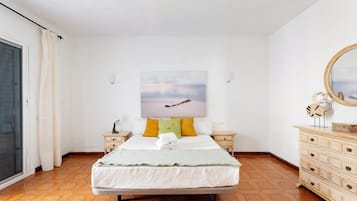 3 bedrooms, free WiFi, bed sheets