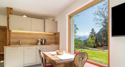 Apartment 'Mayrhof Vergissmeinnicht' with Mountain View, Wi-Fi, Balcony & Garden