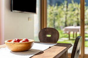 Dining - Mayrhof 'Vergissmeinnicht' Apartment with Mountain View, Wi-Fi, Balcony & Garden (St. Pankraz)