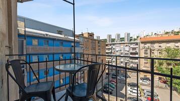 Studio Ekonomi | Teras/patio