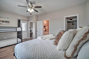 3 habitaciones, escritorio, cuna de viaje y internet 