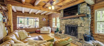 Hot Tub, Fire Pit: Waynesville Getaway Near Hiking