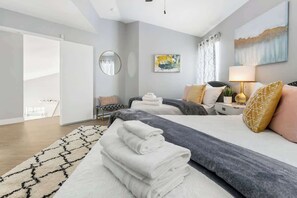 4 habitaciones, tabla de planchar con plancha, cuna de viaje y wifi 
