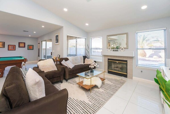 TV, fireplace, offices