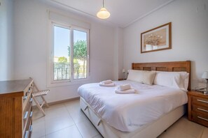 2 soverom, strykejern/-brett, wi-fi og sengetøy