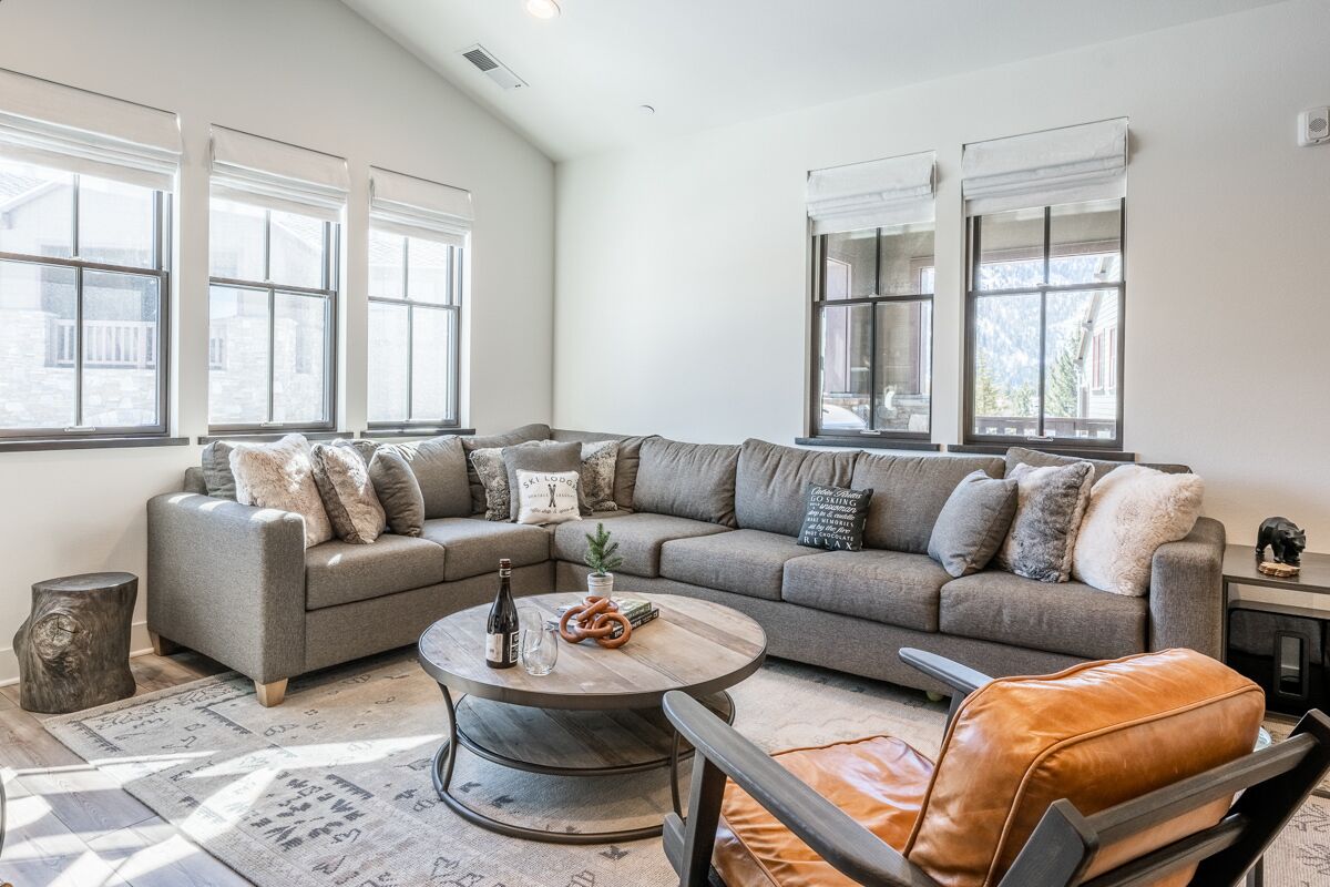 Ski Season Availability! Well-Appointed Creekhouse Townhome with Gas Grill and Fire Pit