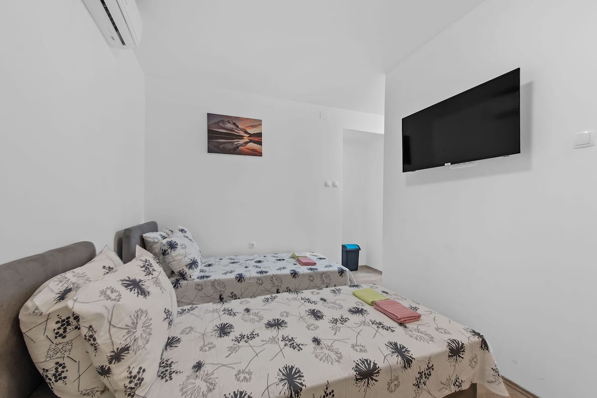 Classic Studio | Free WiFi