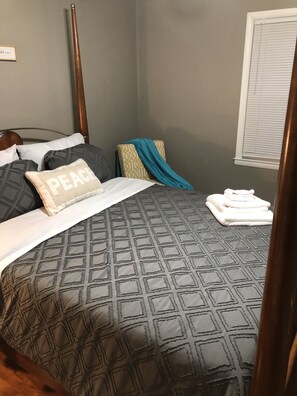 3 chambres, fer et planche à repasser, Wi-Fi gratuit, draps fournis