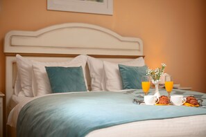 Apartment | 2 bedrooms, desk, iron/ironing board, free WiFi - Sun Spalato Beach (Split)