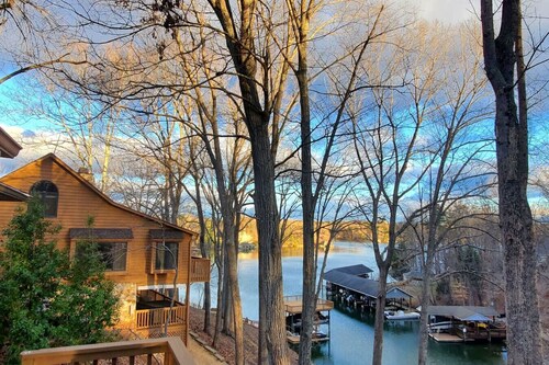 Waterfront, Paddle Boards/Kayaks & FirePit, Pet