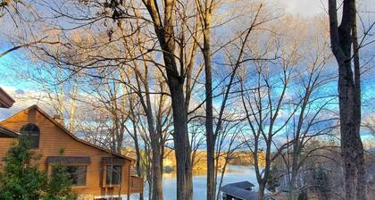 Waterfront, Paddle Boards/Kayaks & FirePit, Pet