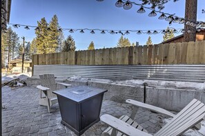 Outdoor dining - Walk to Lake Tahoe: Cozy Zephyr Cove Cabin! (Zephyr Cove)