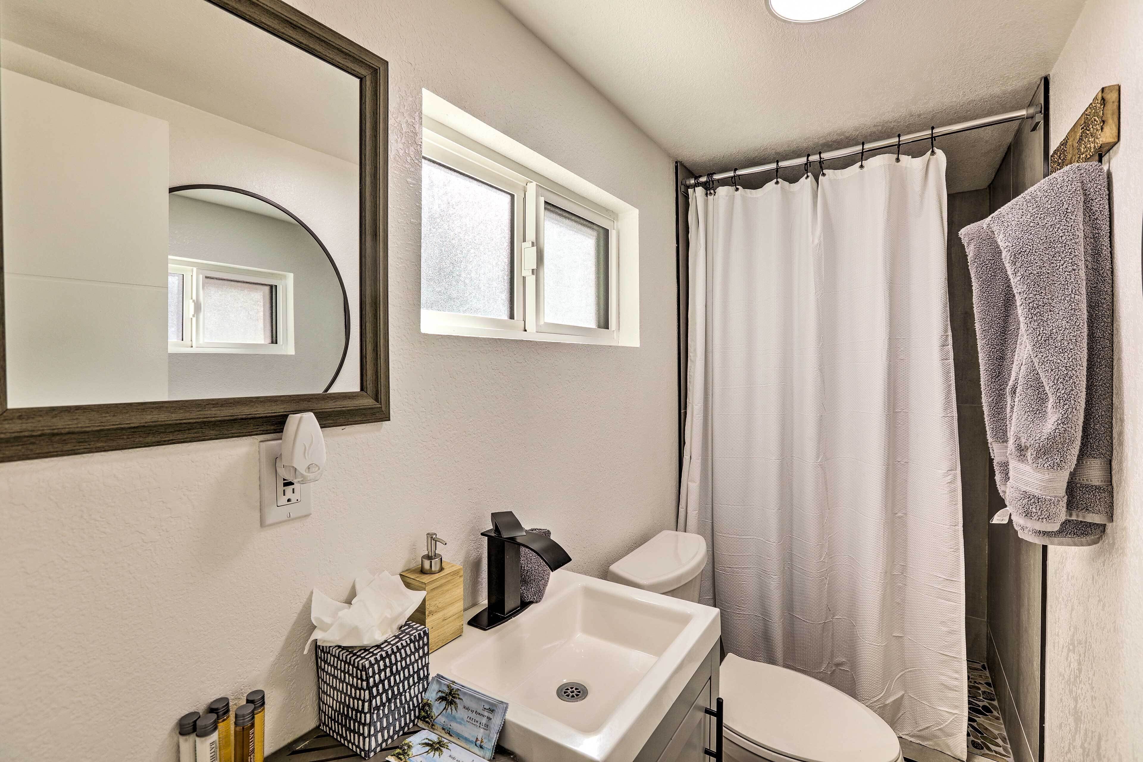 Cozy Zephyr Cove Cabin, Walk to Lake Tahoe!