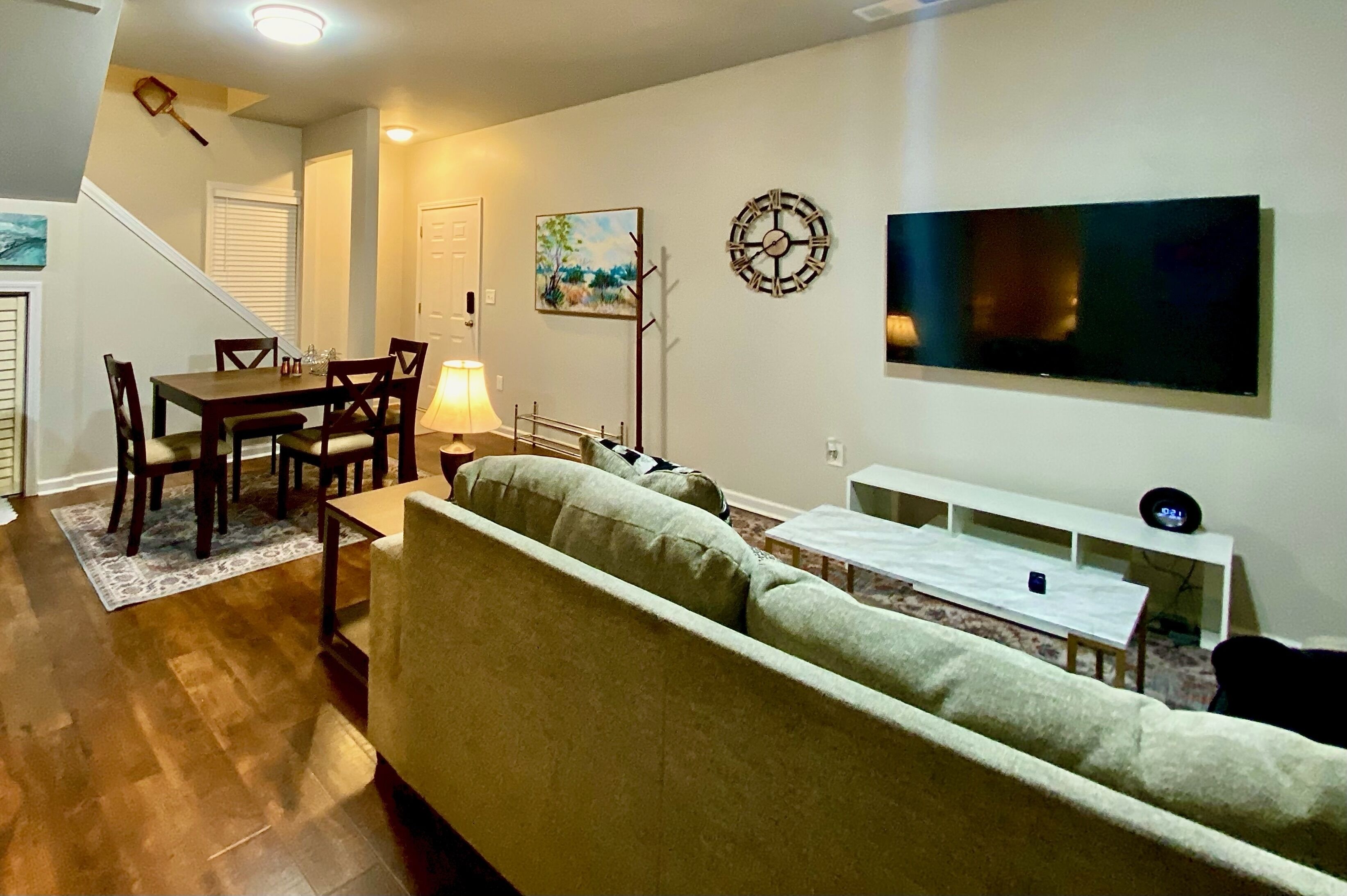 Cozy quiet retreat house 2 bedrooms, 1 bath 