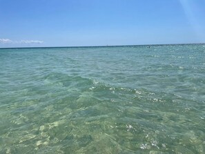 In Strandnähe, Liegestühle, Strandtücher