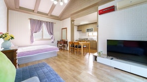 Phòng cơ bản, 1 phòng ngủ (Romantic Room 201) | 1 phòng ngủ, truy cập Internet không dây miễn phí