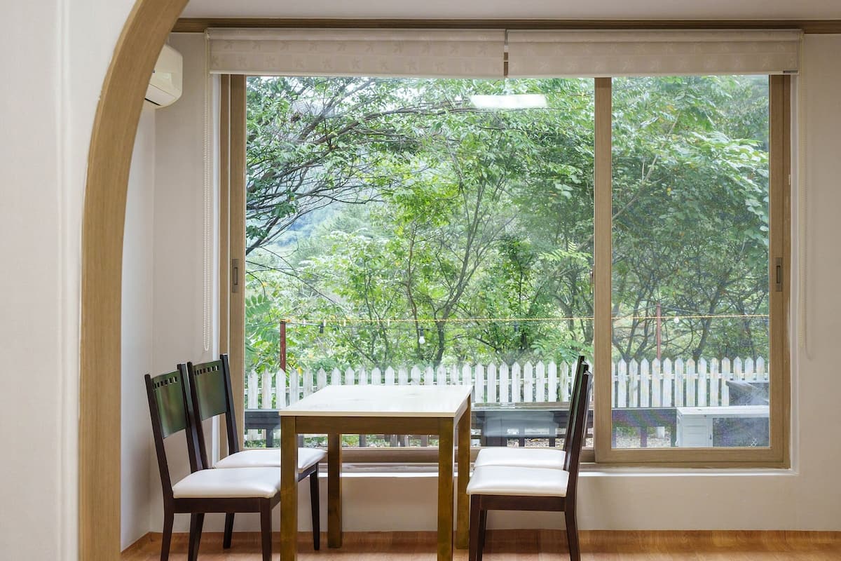 Quarto básico, 1 quarto (Romantic Room 101) | 1 quarto, Wi-Fi de cortesia