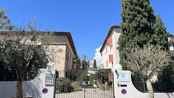 Enceinte de lâhĂ©bergement