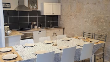 冷蔵庫、電子レンジ、食器洗い機