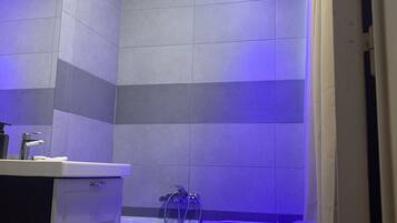 Classic-Zimmer | Badezimmer | Bidet, Handtücher