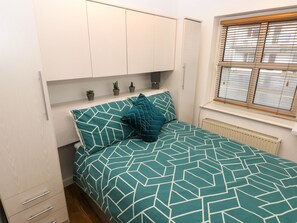 Cottage | 2 bedrooms, individually decorated, individually furnished, free WiFi
