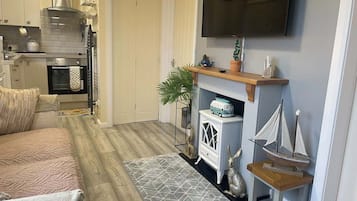 Smart TV, fireplace