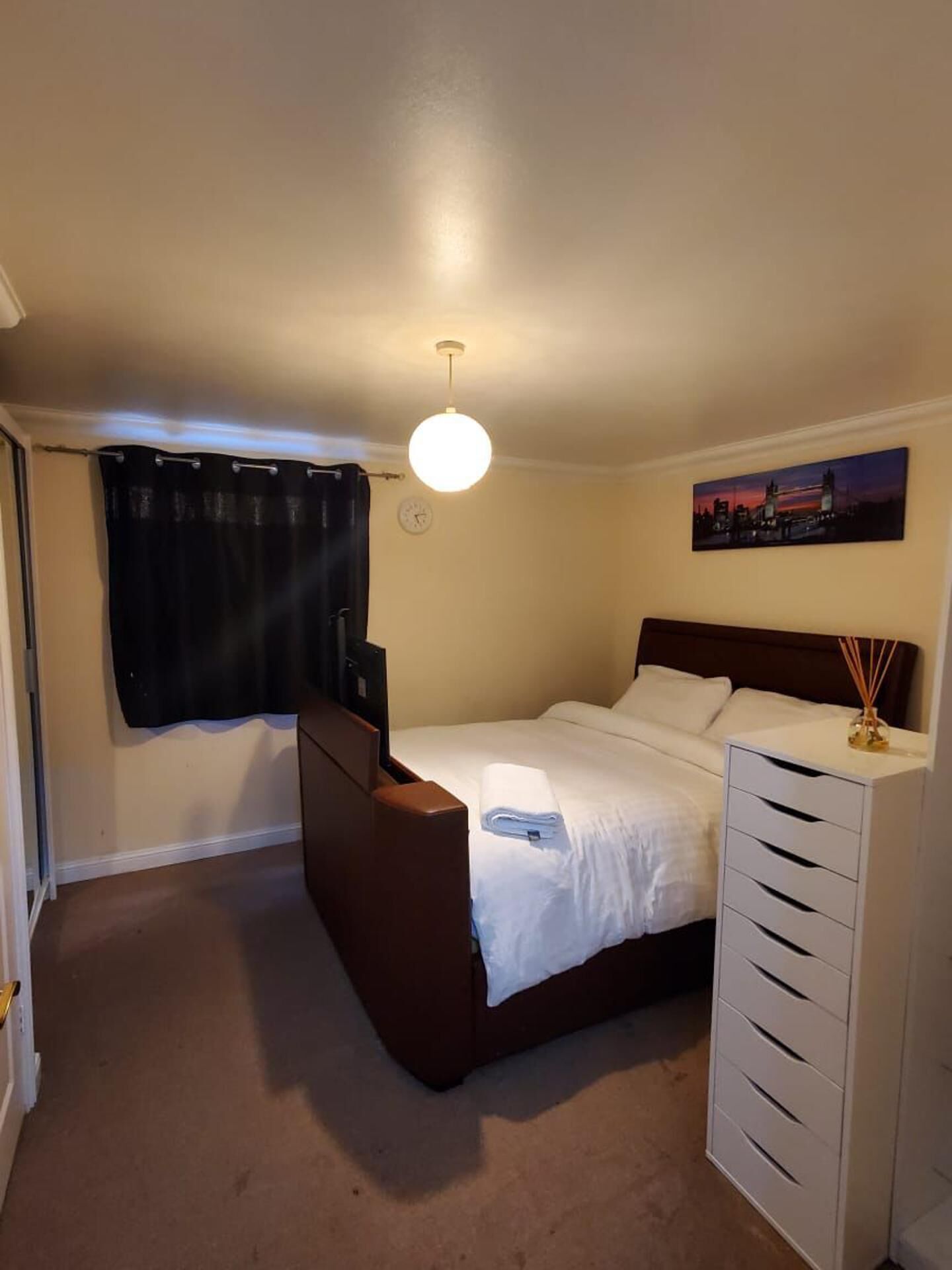 Lovely 2 Bed Flat-apt in East London- Nice Estate