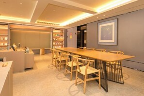 Ảnh chưa phân loại, 2 trong số 32 ảnh, nút