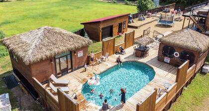 Private log cabin resort, 30 people, pool, spa, games room, and ++.