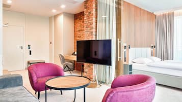 Suite | 1 bedroom, in-room safe, desk, iron/ironing board