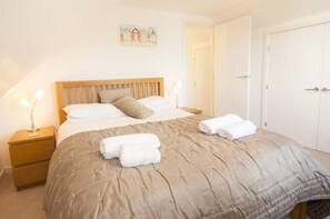 3 bedrooms, iron/ironing board, internet, bed sheets - Seashells - Three Bedroom House, Sleeps 6 (Woolacombe)