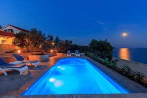 Vila, várias camas | Piscina | Piscina externa