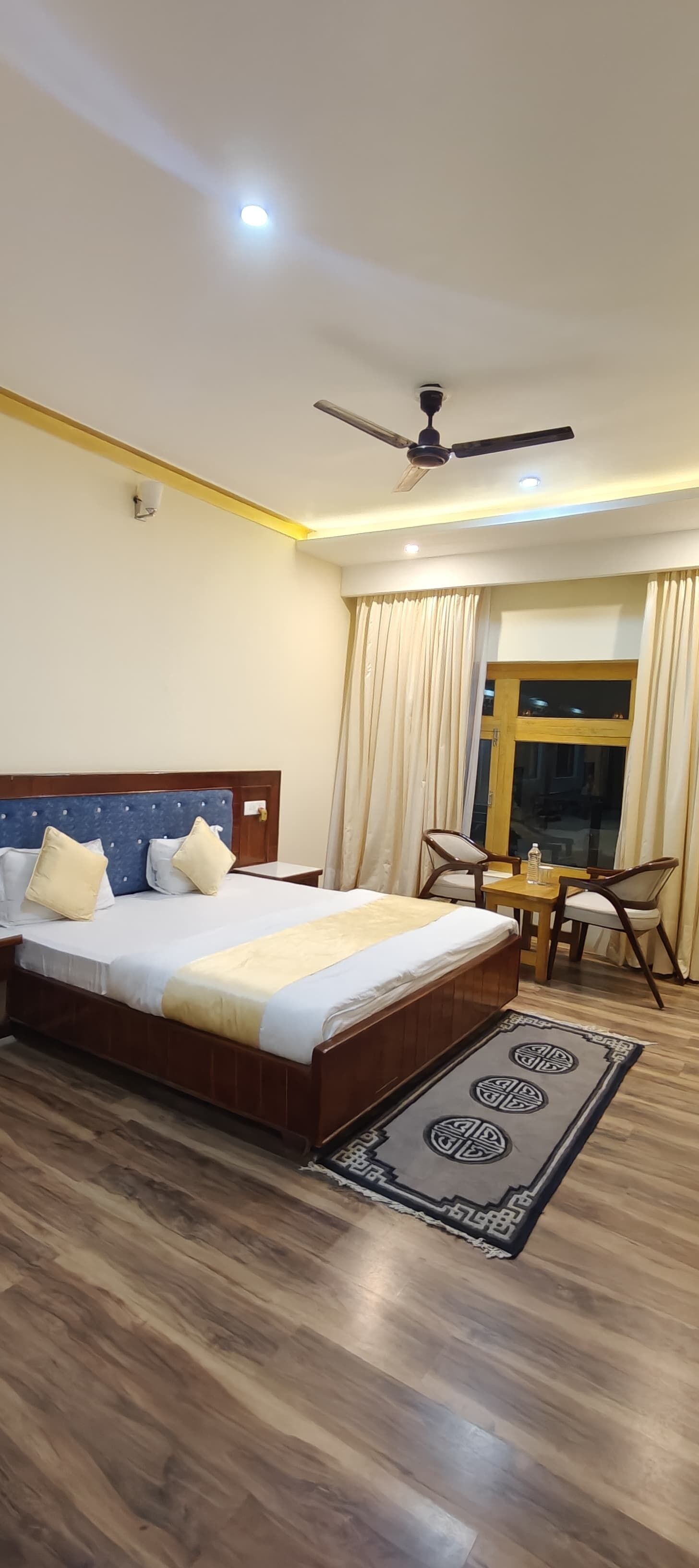 Deluxe Double Room | Egyptian cotton sheets, premium bedding, desk, iron/ironing board