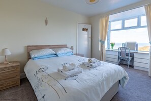 4 chambres, fer et planche à repasser, accès Internet, draps fournis