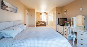 4 Schlafzimmer, Bügeleisen/Bügelbrett, Internetzugang, Bettwäsche