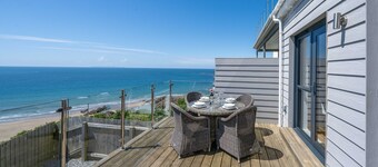 Rock Pool - Four Bedroom House, Sleeps 8