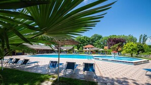 Indoor pool, seasonal outdoor pool, pool umbrellas, pool loungers - Sebastiano Resort (Shengjin)