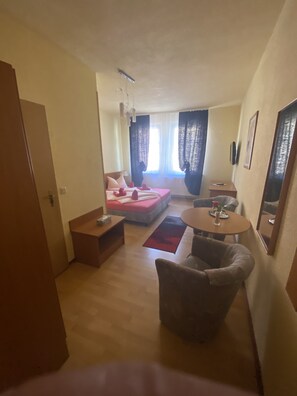 Basic Double or Twin Room | Free WiFi - Thüringer Hof (Ziegenrueck)