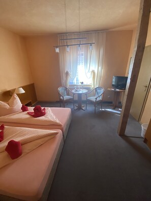 Basic Double or Twin Room | Free WiFi - Thüringer Hof (Ziegenrueck)