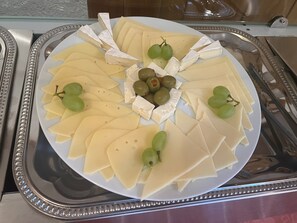 Breakfast buffet - Thüringer Hof (Ziegenrueck)