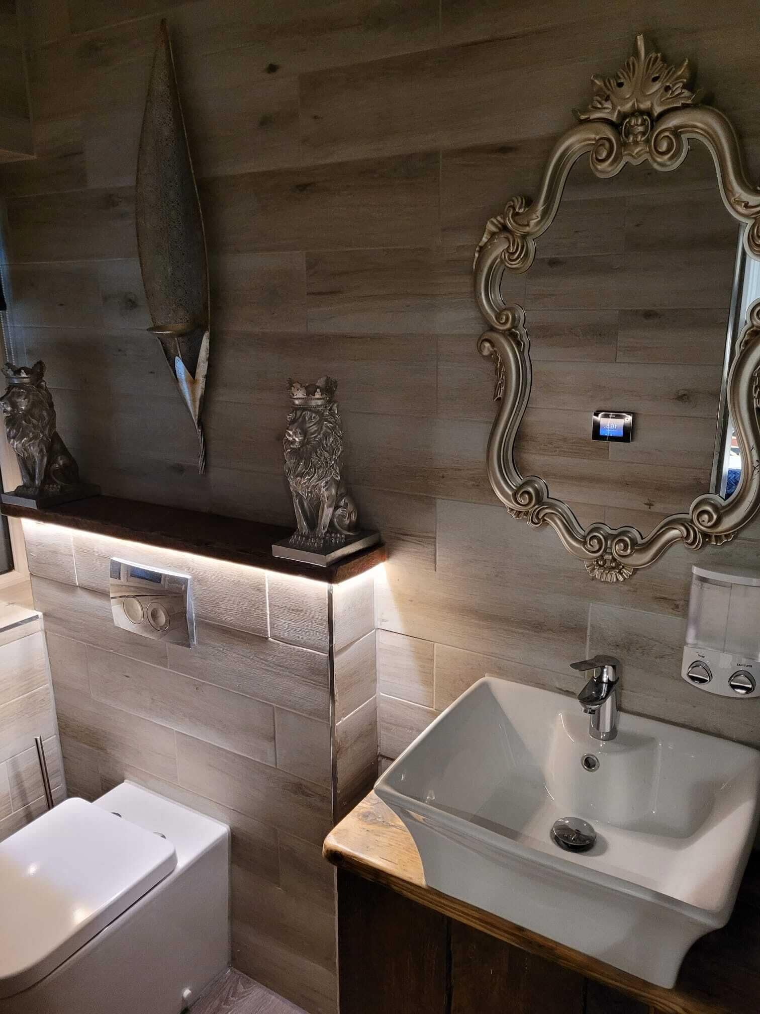 Photo - The Waterside Bar, Rooms & Restaurant