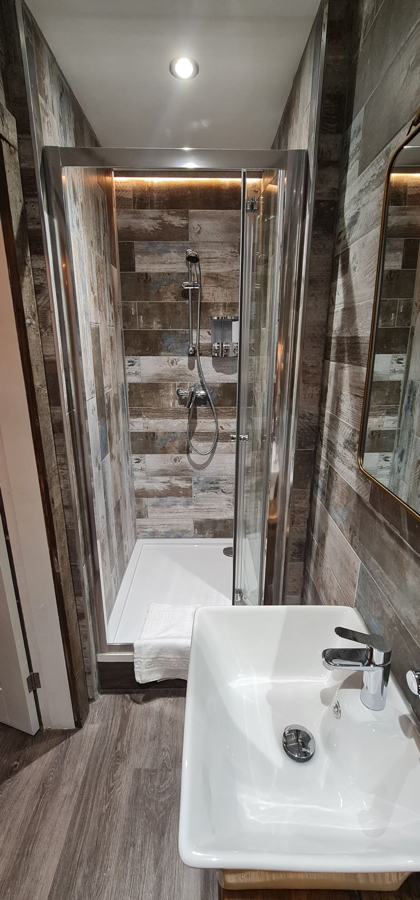 Photo - The Waterside Bar, Rooms & Restaurant