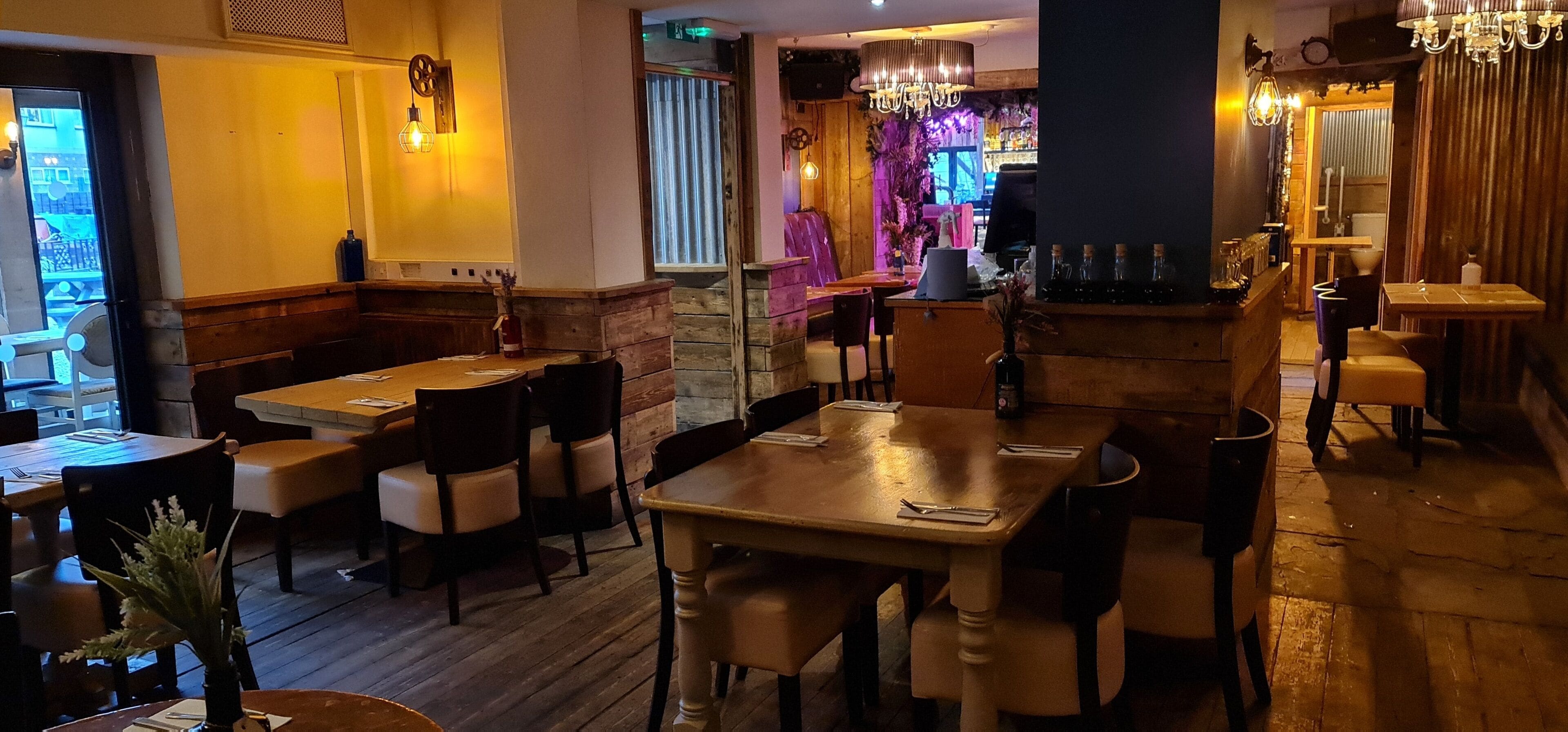 Photo - The Waterside Bar, Rooms & Restaurant