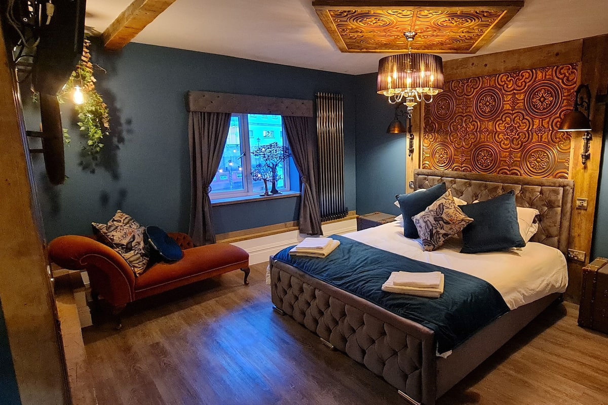 Superior tweepersoonskamer, en-suite badkamer, uitzicht op kanaal (The Duke) | 1 slaapkamer, geluiddichte muren