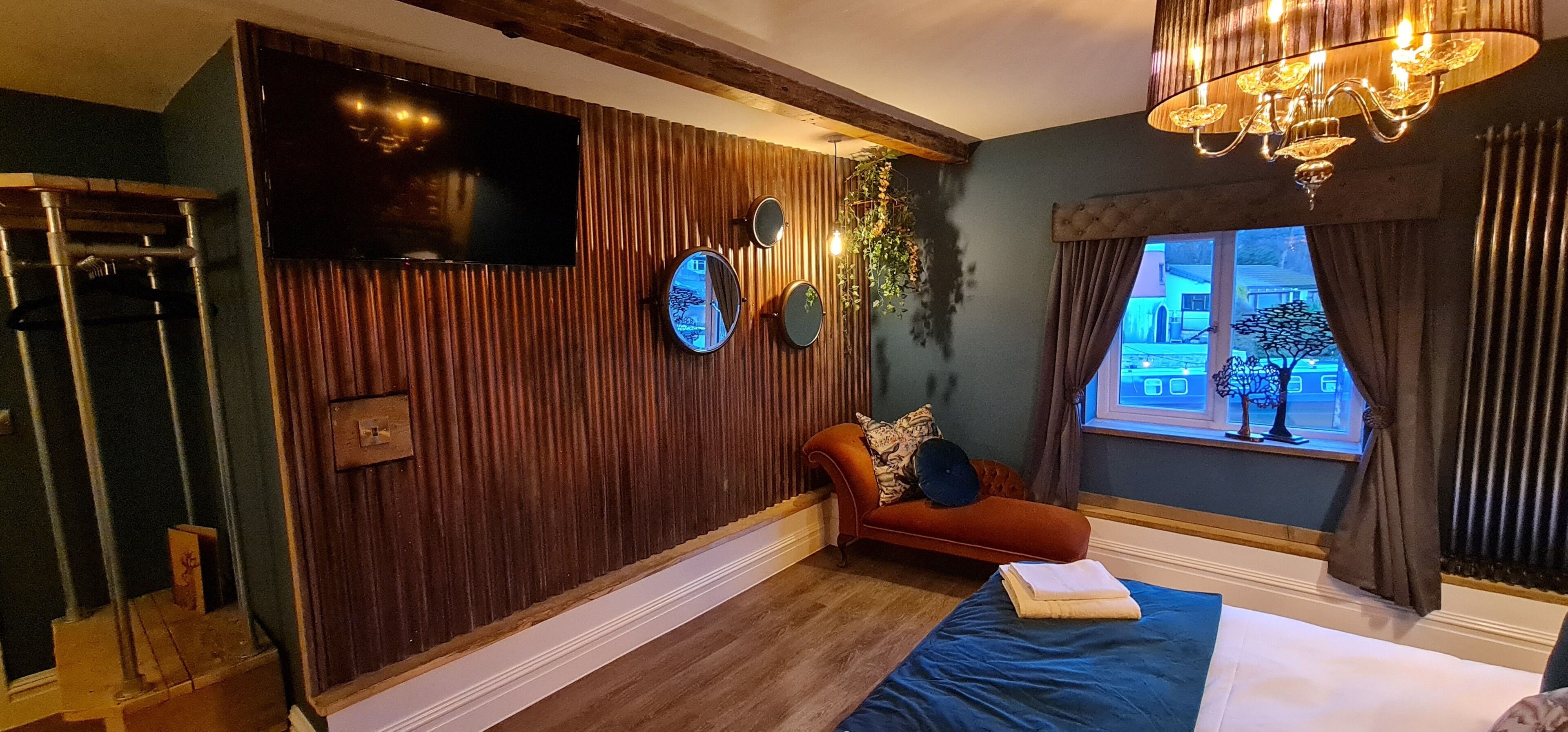 The Waterside Bar Rooms & Restaurant