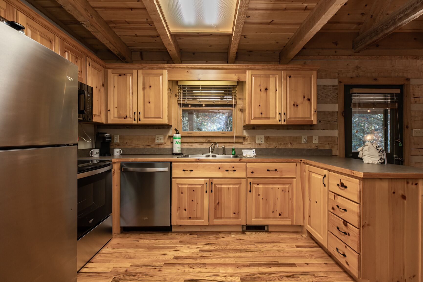 Hawksnest Cabin - Seven Devils home with hot tub, views, pet friendly