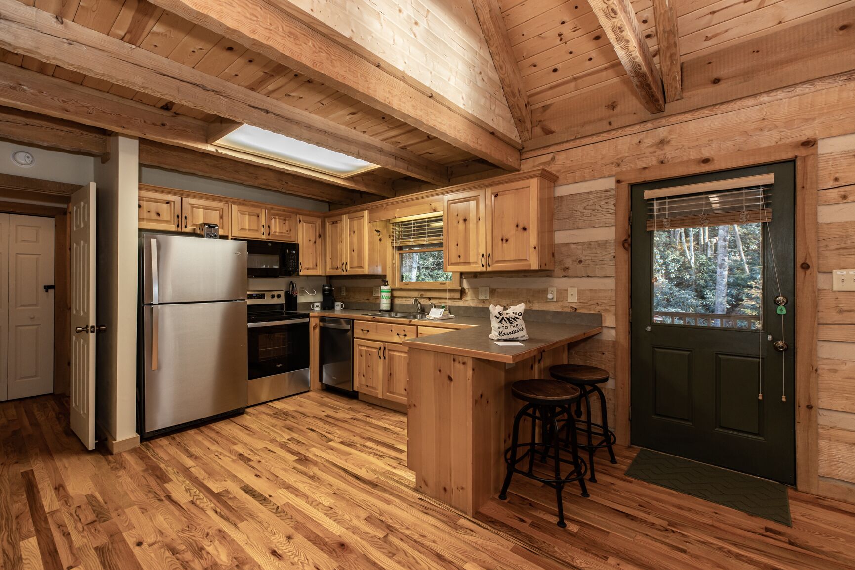 Hawksnest Cabin - Seven Devils home with hot tub, views, pet friendly